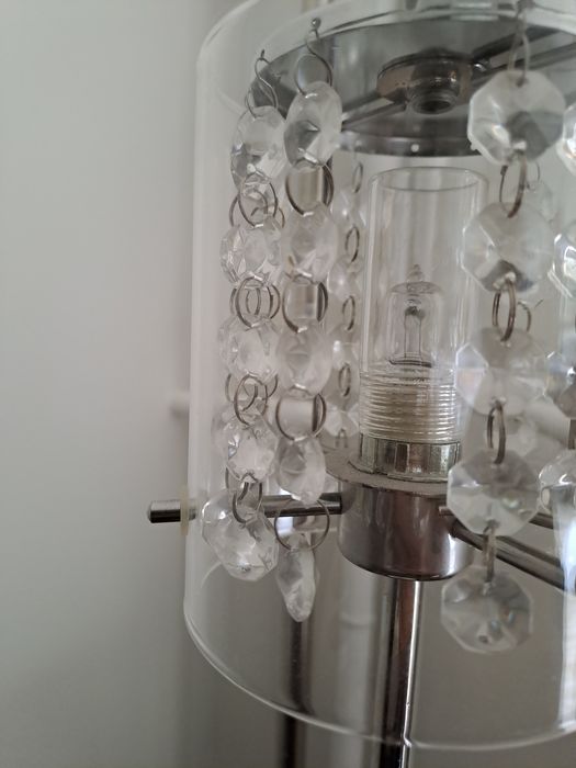 Ozdobna lampa nocna stojąca