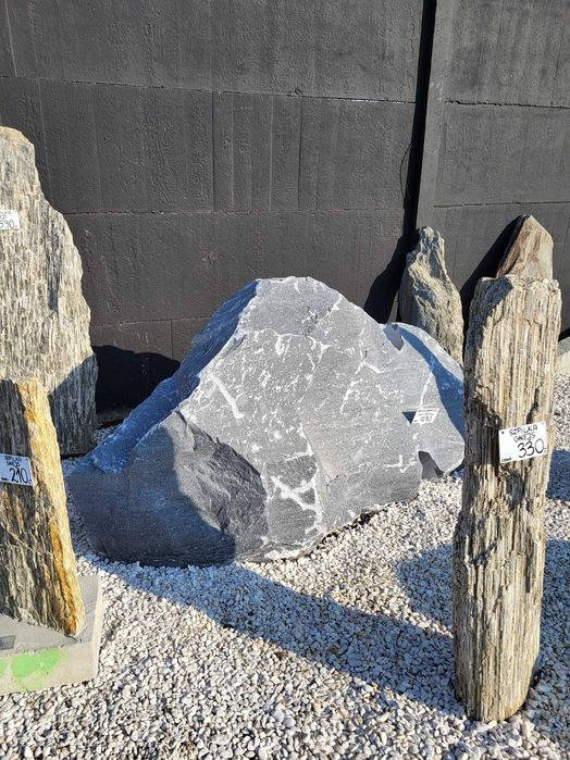 Grys Crystal Graffito 32 grafitowy kamień ogrodowy dekoracyjny rabaty opaski akwarium