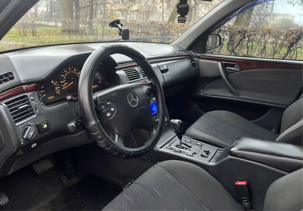 Продається Mercedes-Benz W210 Restyling, 2001 рік