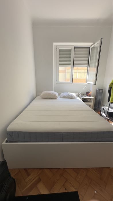 Cama (com estrado) + colchao