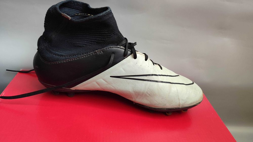 Футбольні бутси копи Nike кросівки