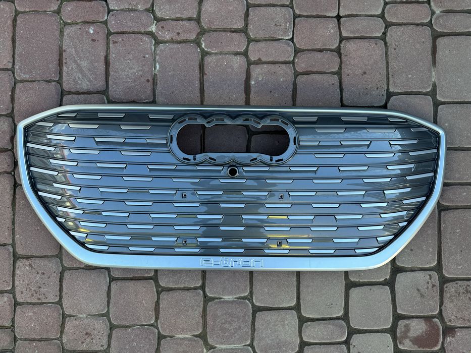 Передній бампер audi e-tron q4
