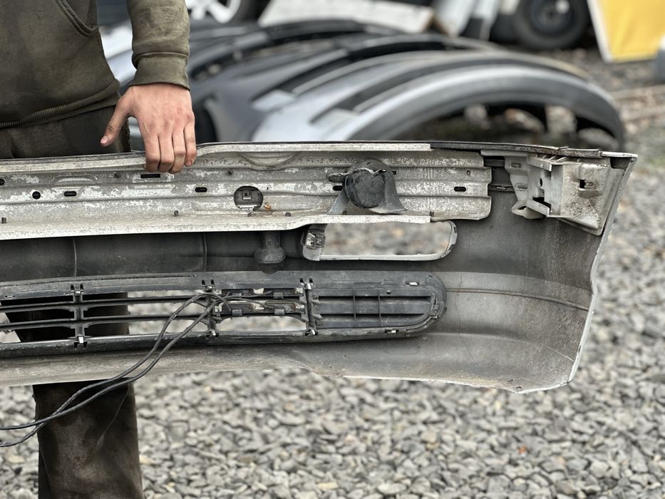 Передній Бампер БМВ Е46 Дорестайлінг Titan Silber 354 BMW E46 Сірий Бампер