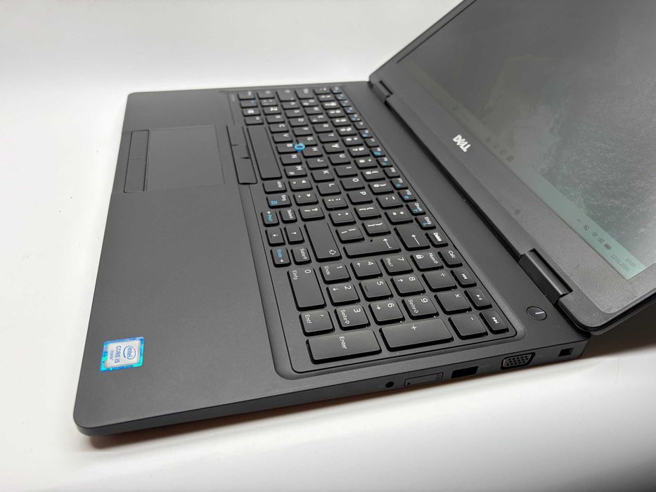 Ноутбук Dell Latitude 5580 15.6" / Intel Core i5-7300U / 8GB DDR4 / SSDH 512GB