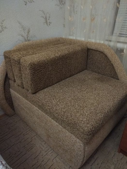 Продам  диван- кресло ,на фото в сложенном виде  торг умес