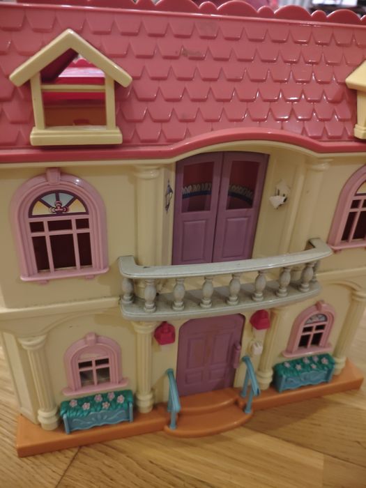 Casinha antiga de criança