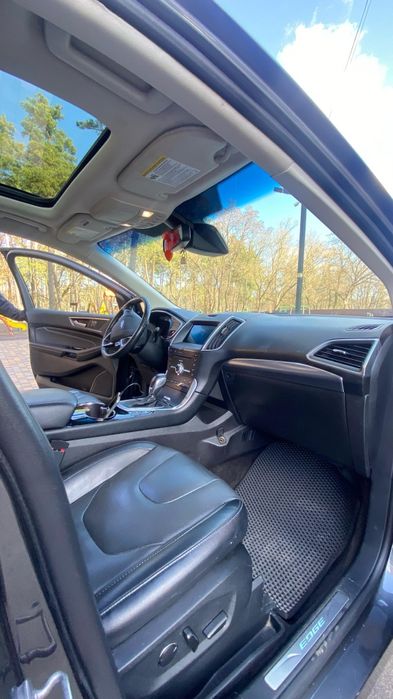Ford Edge titanium