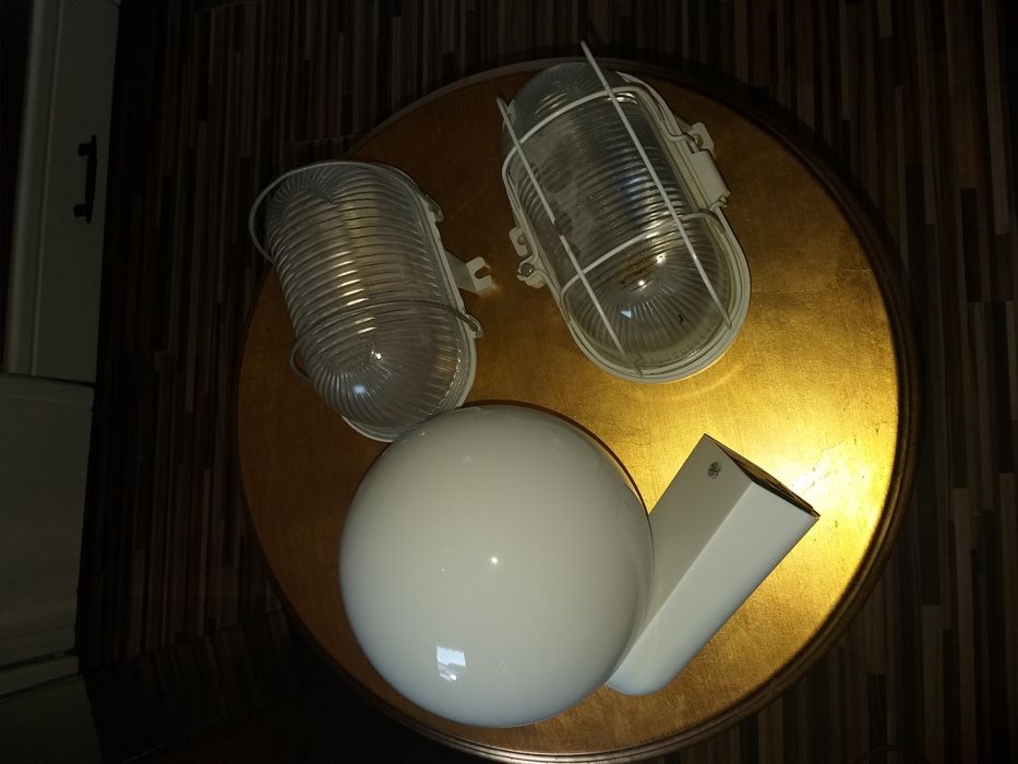 Trzy fajne lampy zewnętrzne