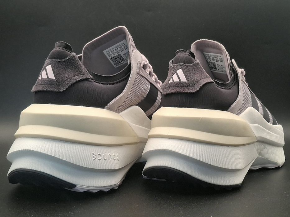 Кросівки Adidas AVRYN_X   Нові 39,5р.