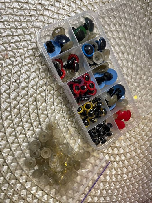 Розпродаж. Очі і носики для іграшок. Ціна за усе разом