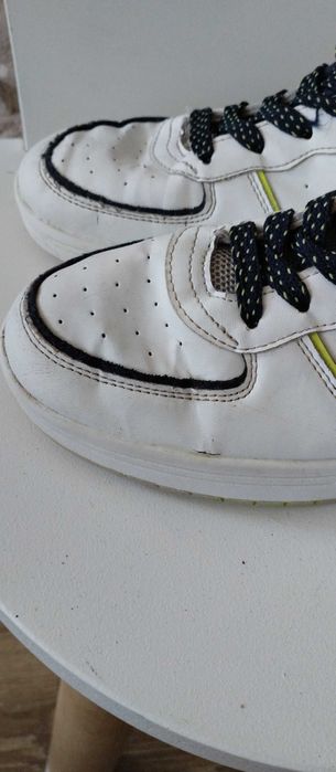 Buty sportowe adidasy dla chłopca białe r.33 Reserved