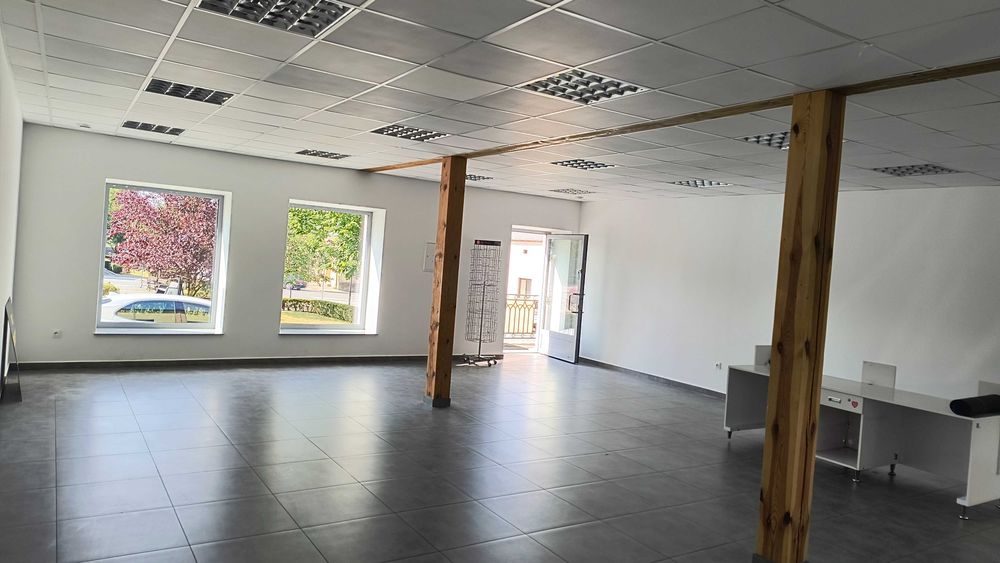 Lokal do wynajęcia . Krzepice , rynek 100m/kw