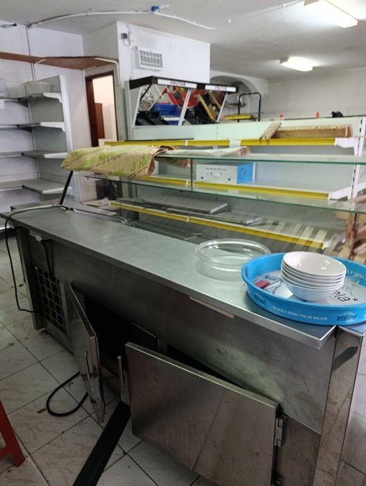 Recheio de café/ mercearia  - Mobiliário e equipamentos usados