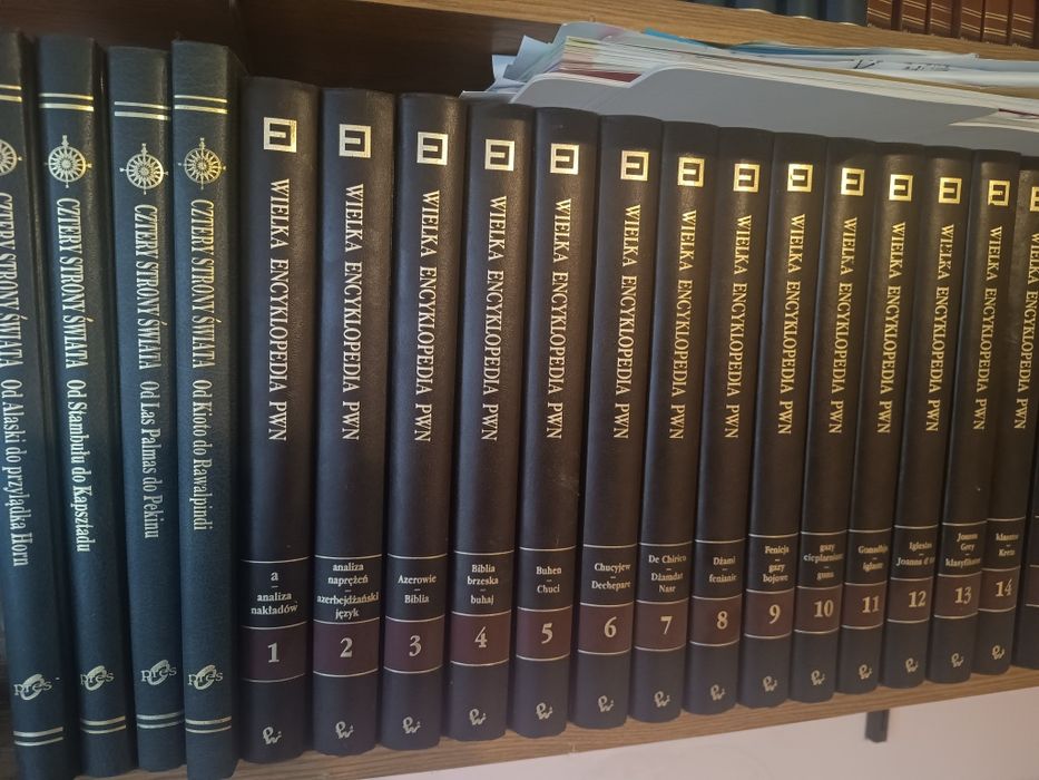 Biblioteczka historyczna-woluminy