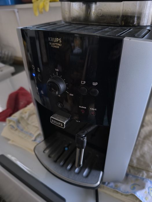 Máquina café Krups quattro force