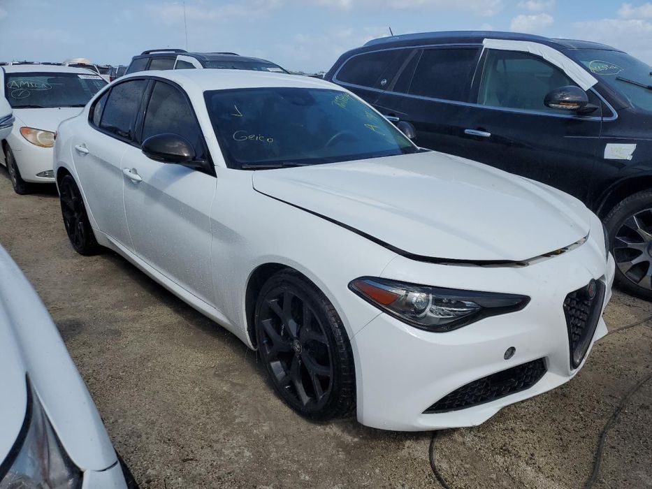 Бампер Alfa Romeo Giulia 2016- разборка Альфа Ромео Гулія запчастини