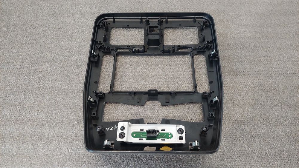 Moldura da consola central / rádio / aro NISSAN Leaf EV (ZE0)