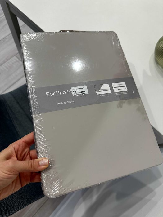 Новий Чохол на MacBook Pro 14 A2442 A2779