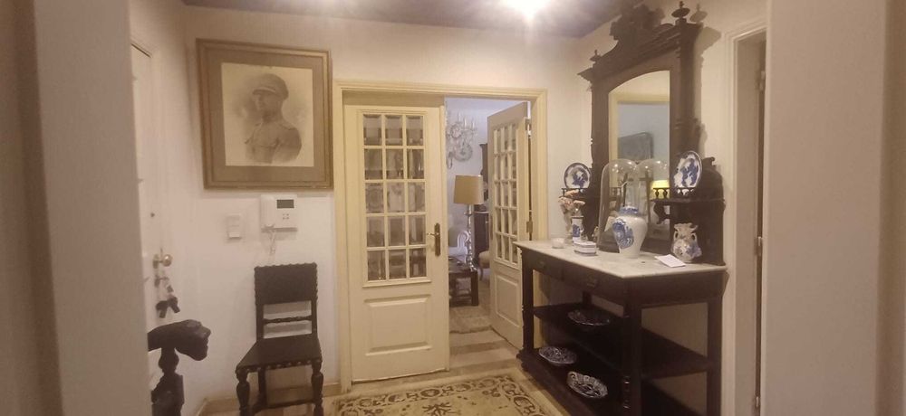 Vende-se T2 convertível em t3 -- Zona Privilegiada de Cascais