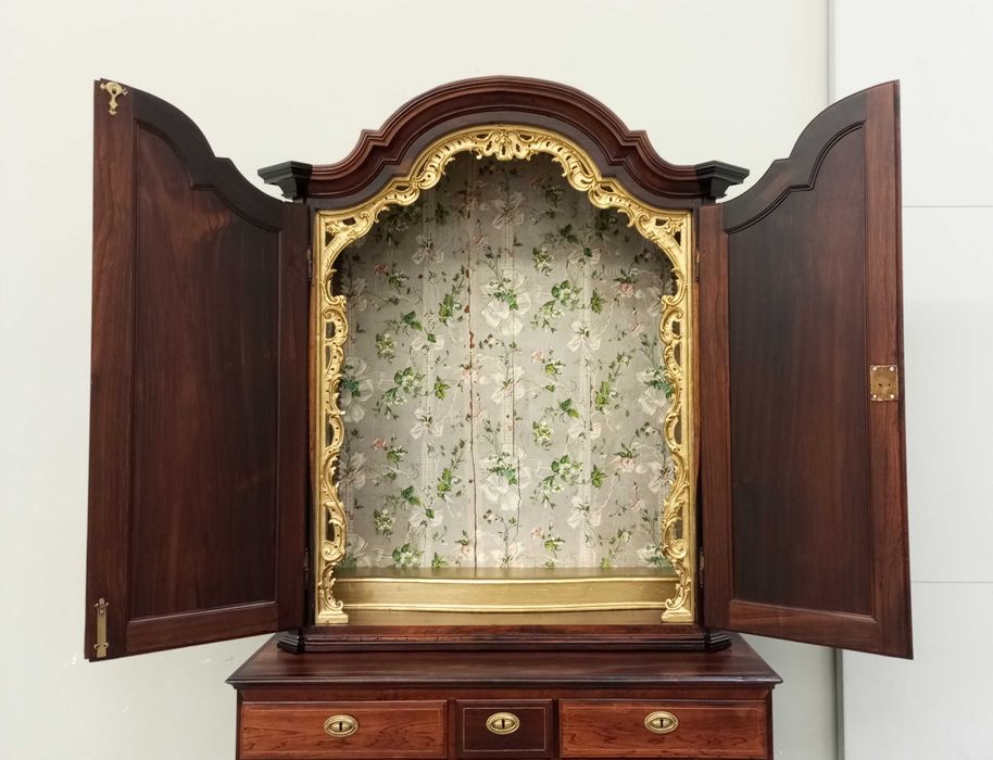 Antigo oratório D. Maria em pau santo séc. XVIII/XIX