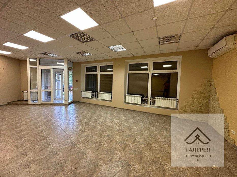 Продаж комерційного приміщення  218м2