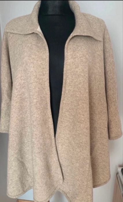 Duża peleryna ponczo beżowa kremowa dwustronna dobry stan z wełną