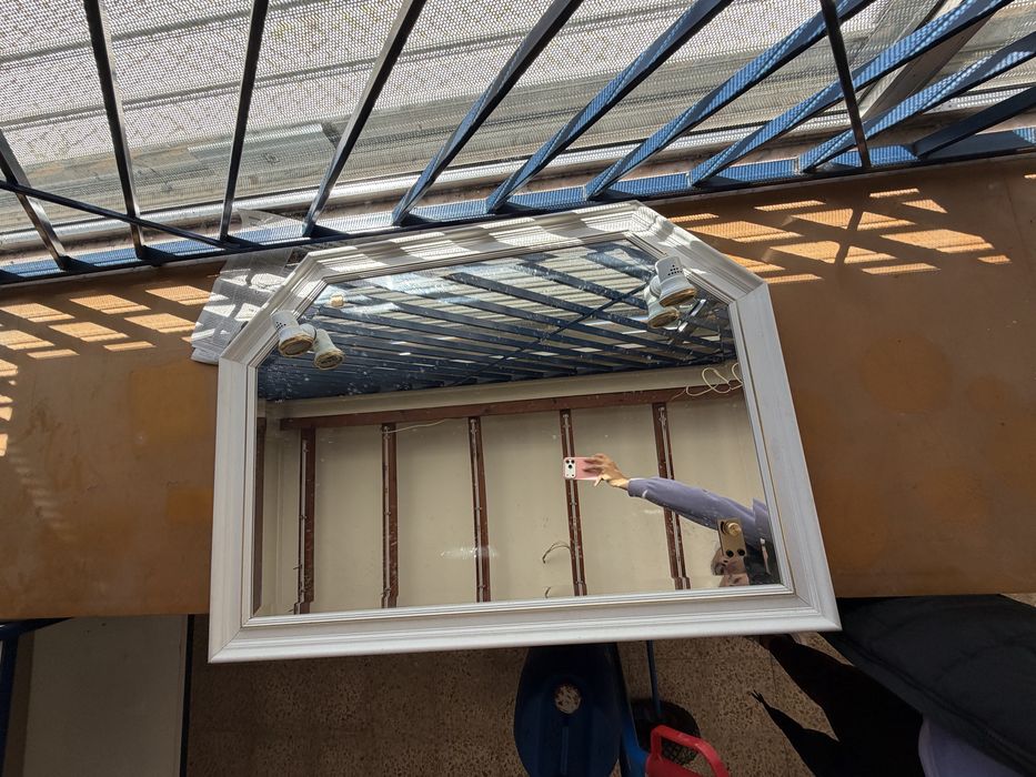 Espelho vintage com luzes branco