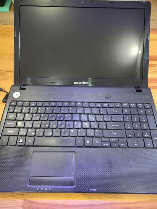 Продам ноутбук Acer Emachines E732Z