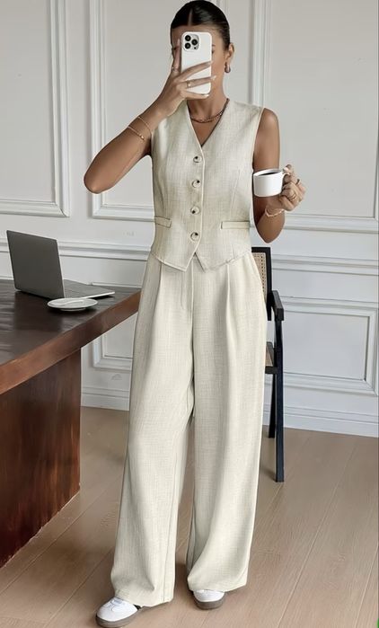 Жіночий комплект жилетка і штани