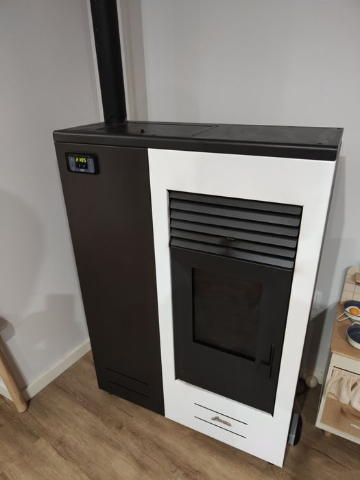 Salamandra a pellets Alpis Gracili