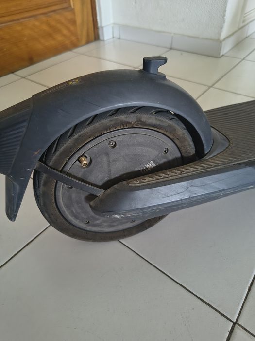 Segway Ninebot E2 Pro — Avariada (Para peças ou reparação)