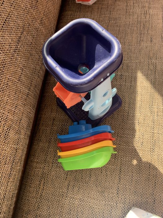 Іграшки для гри в воді