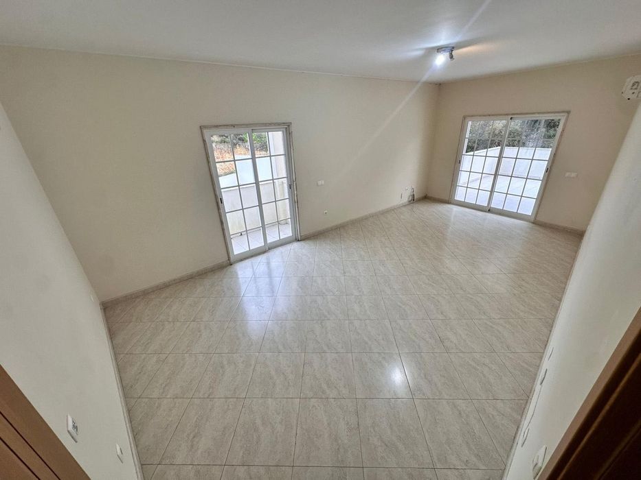 T2 Carvoeiro ANUAL / arrenda-se / to Rent