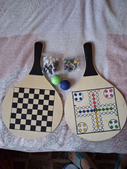 Gra 3 w 1 chińczyk szachy i paletka