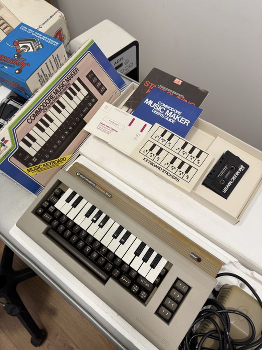 Commodore 64 Computer Compendium446158951531816964