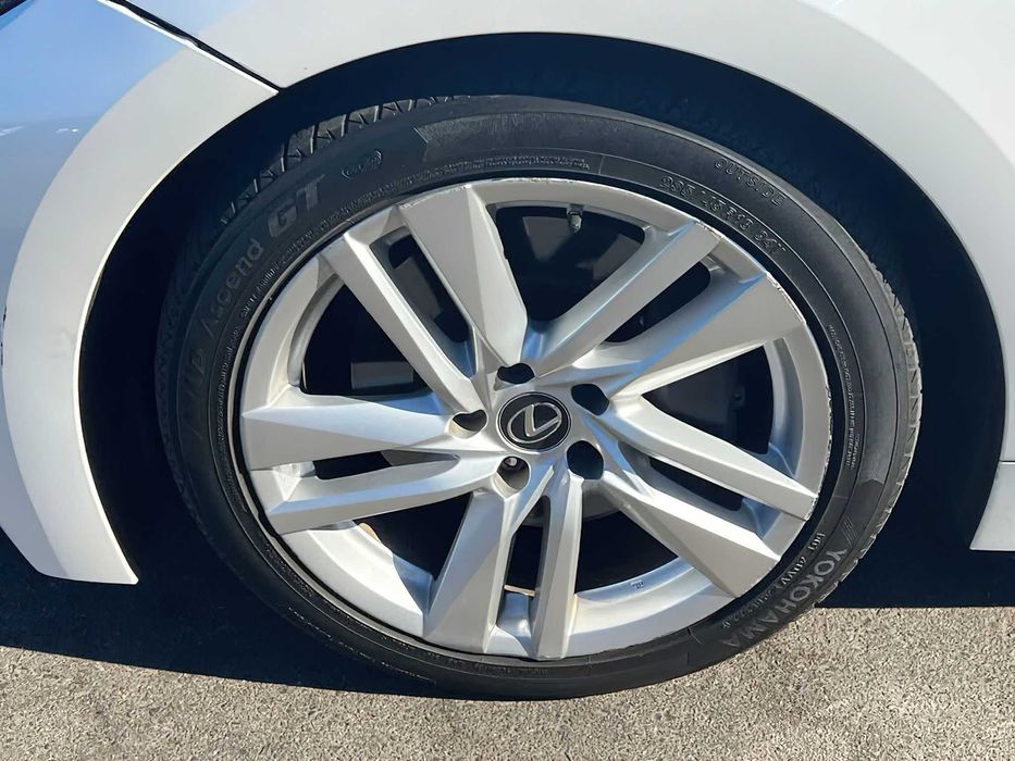 Lexus IS 300      2021