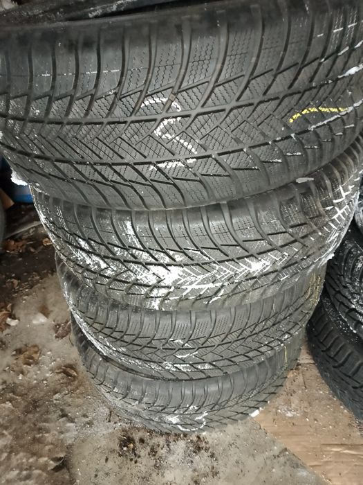 Opony zimowe 225/55/18