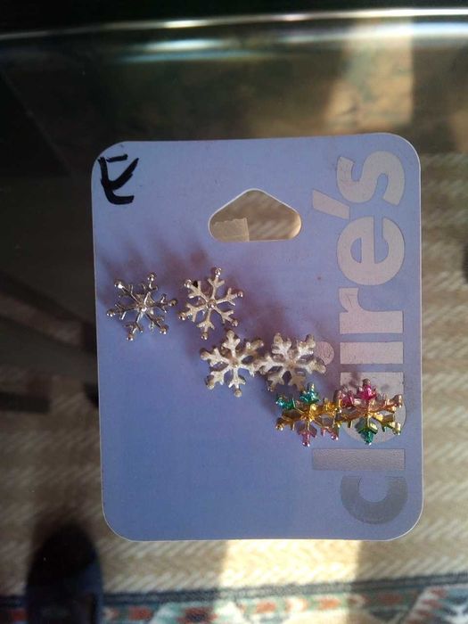 Vários brincos Claire's, NOVOS!