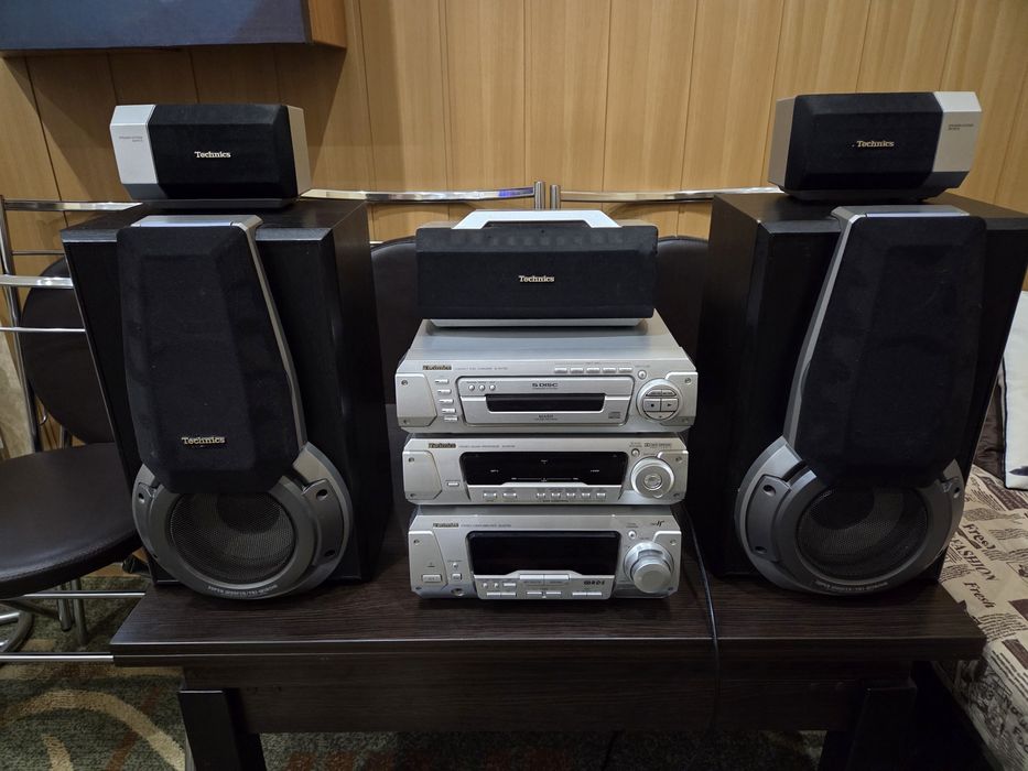 Tehniks Sl EH 760  . Музичний центр .