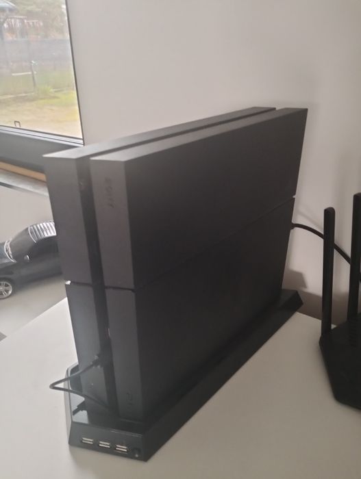 Sprzedam ps4 1tb