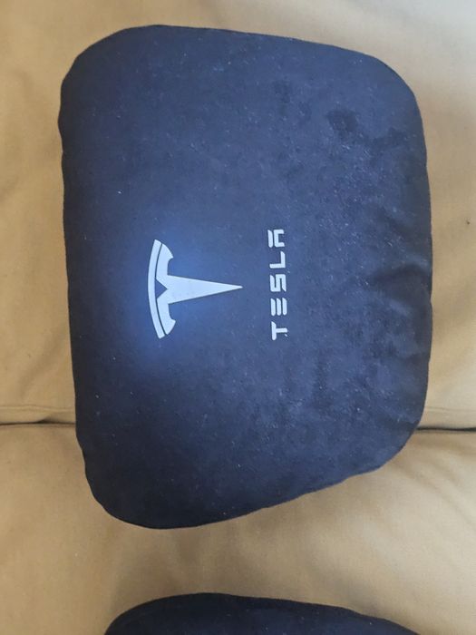 Poduszki samochodowe Tesla model S/3/Y/Juniper