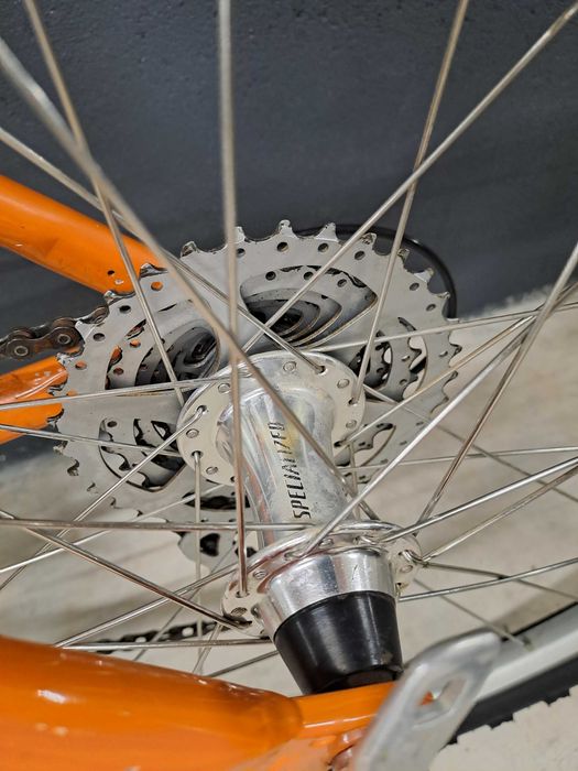 Bicicleta BTT Specialized (revisão e pneus novos)