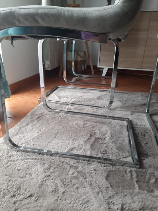4 cadeiras de sala como novas