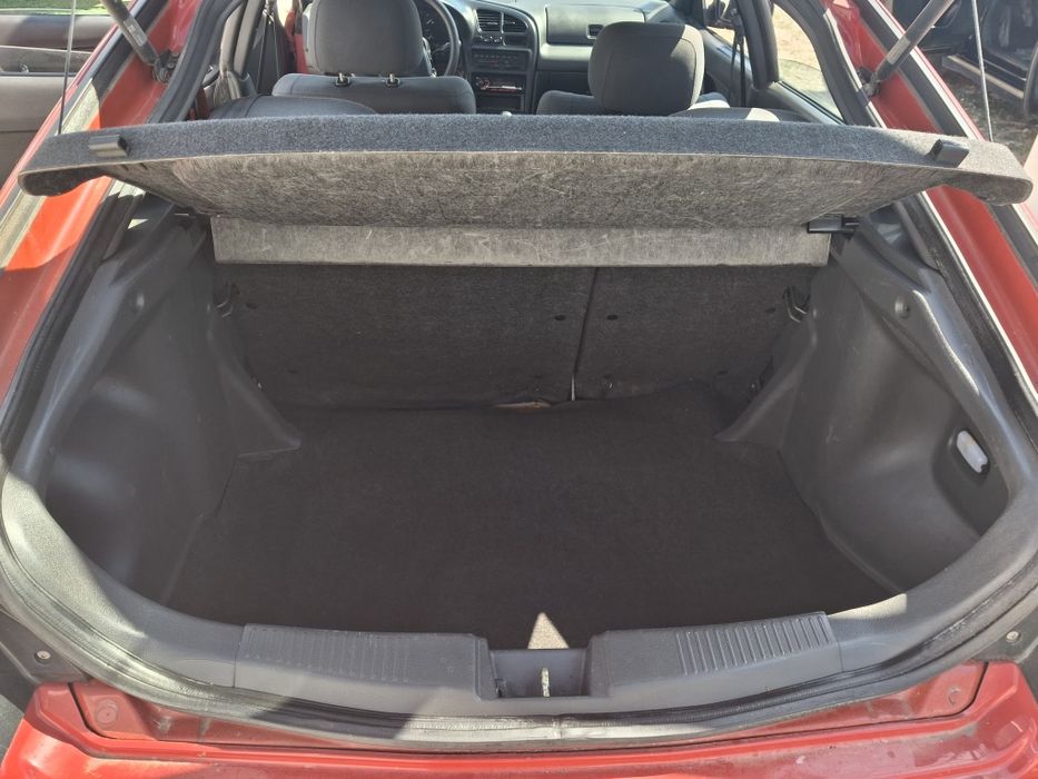 MAZDA 323 F  1995
