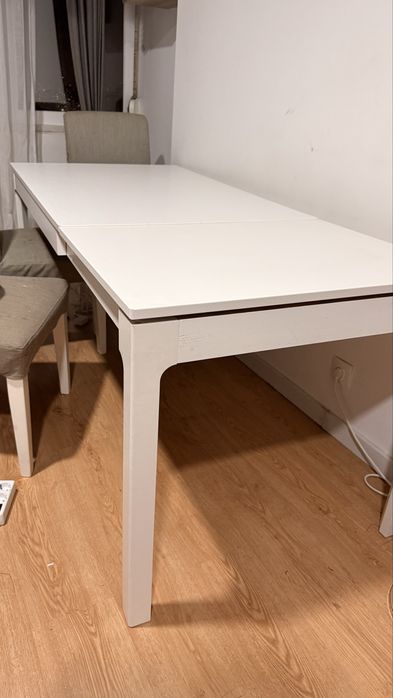 Mesa extensível / 4 cadeiras - Branca