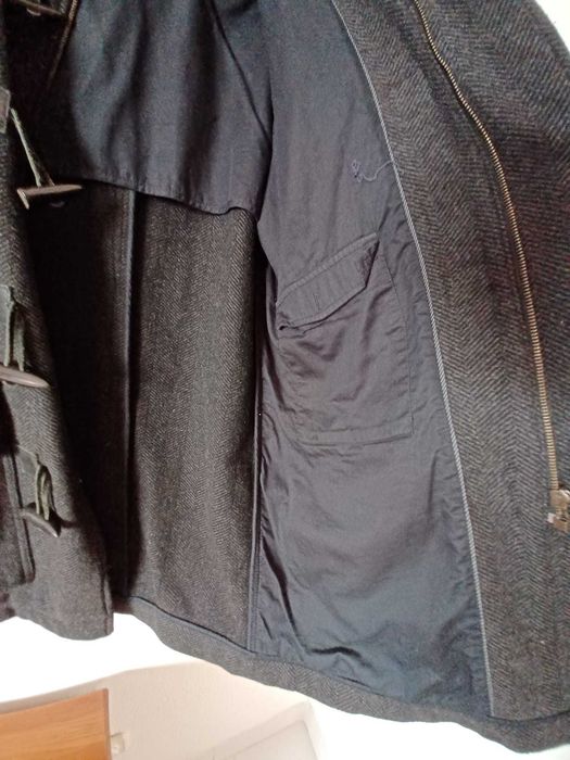 Canadiana Benetton Cinzenta com Capuz – Tamanho M/L – Muito Bom Estado