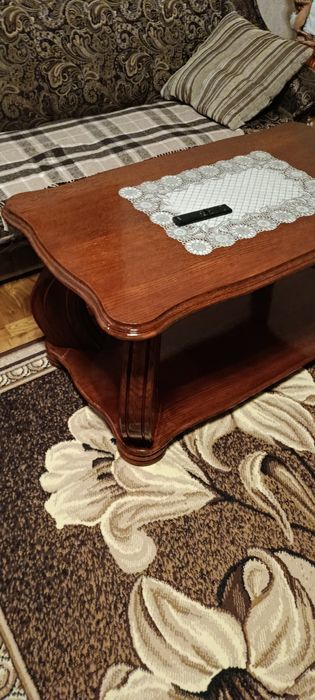 Продам журнальний столик з масиву дуба