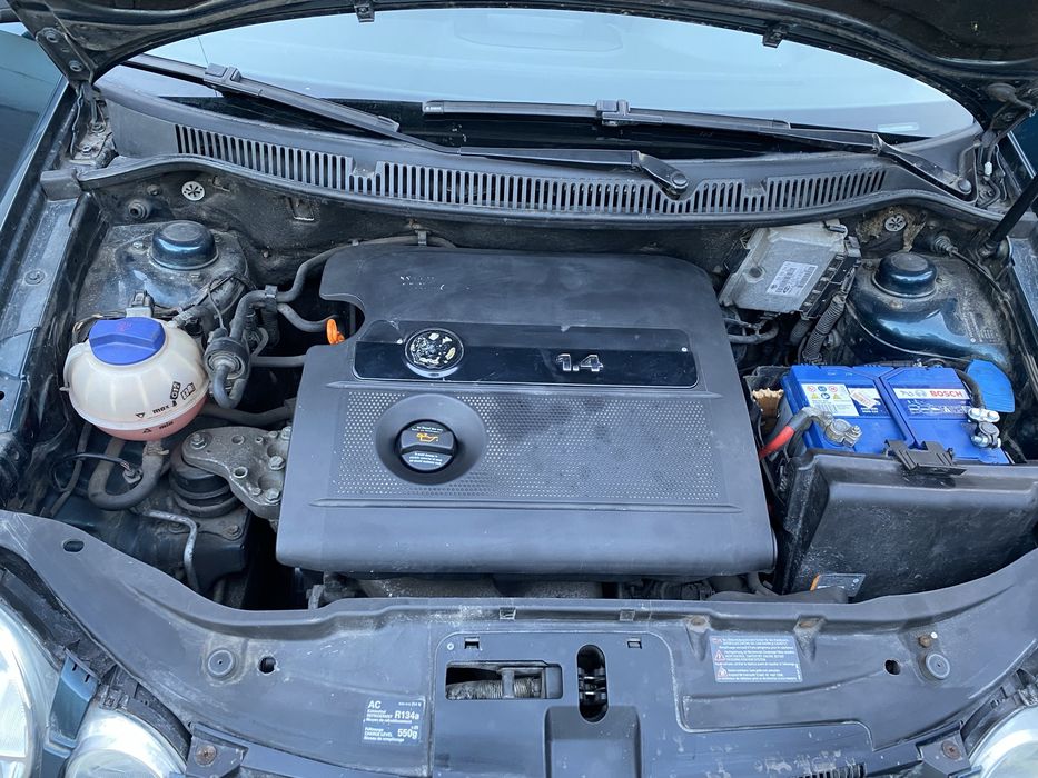 Авто Volkswagen Polo 2004