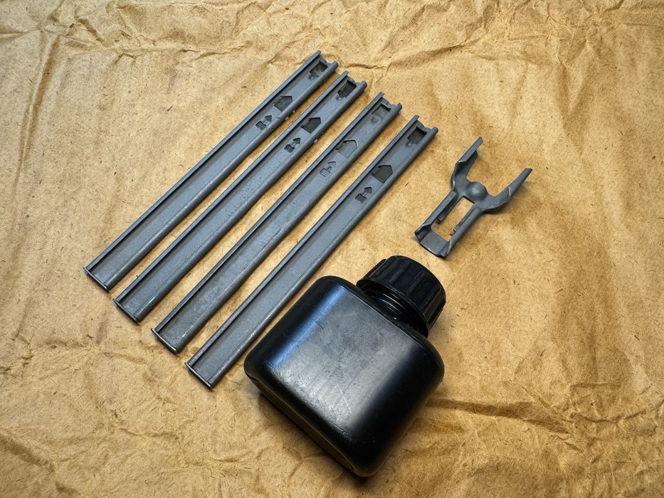 Планки швидкої зарялки магазинів калібру 5.45 + пластикова масльонка