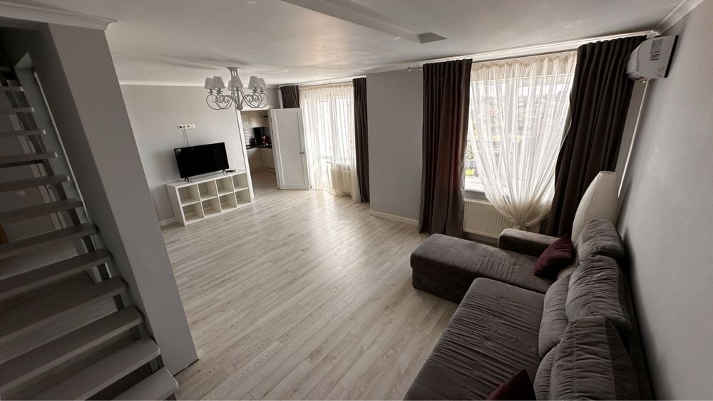 Дворівнева 3 кім квартира,Продається.